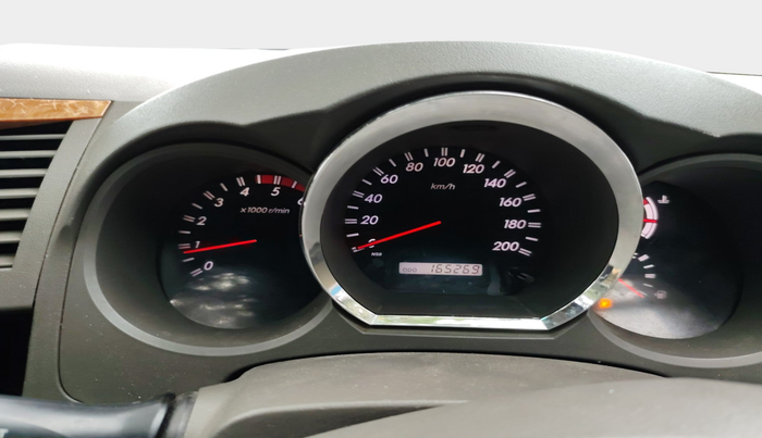 2010 Toyota Fortuner 3.0 4X4 MT, Diesel, Manual, 1,65,269 km, interior