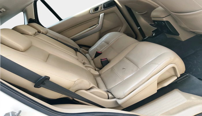 2016 Ford Endeavour TREND 3.2 4X4 AT, Diesel, Automatic, 1,73,811 km, interior