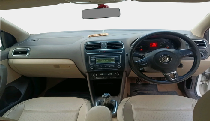 2014 Volkswagen Vento HIGHLINE DIESEL 1.6, Diesel, Manual, 1,14,545 km, interior