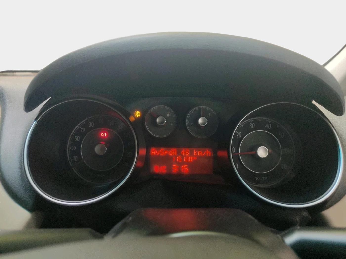 2018 Fiat Linea EMOTION 1.3 L ADVANCED MULTIJET, Diesel, Manual, 1,15,128 km, interior