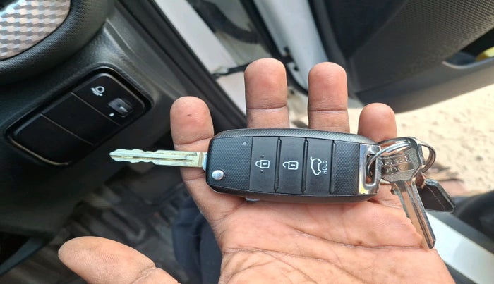 2023 KIA SONET HTK 1.2, Petrol, Manual, 61,778 km, interior