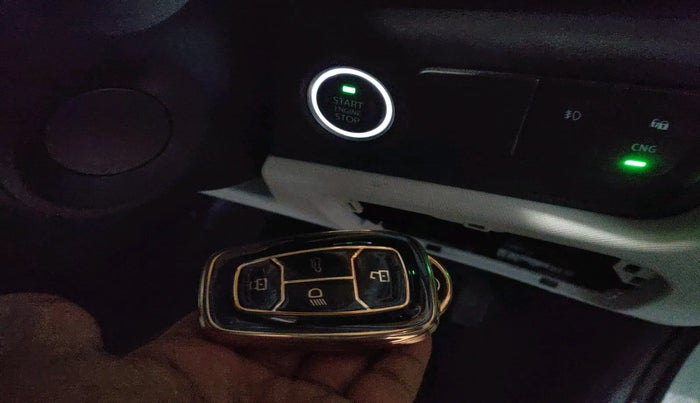 2024 Tata ALTROZ XZ CNG, Petrol, Manual, 18,754 km, interior