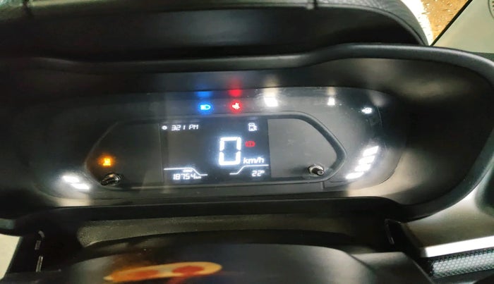 2024 Tata ALTROZ XZ CNG, Petrol, Manual, 18,754 km, interior