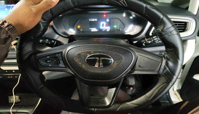 2024 Tata ALTROZ XZ CNG, Petrol, Manual, 18,754 km, interior