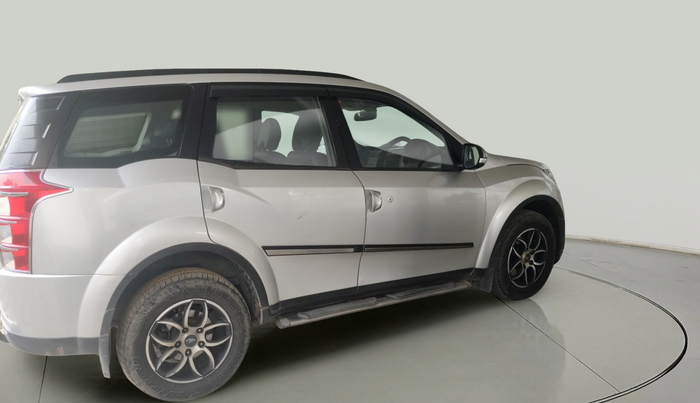 2014 Mahindra XUV500 W6, Diesel, Manual, 1,93,604 km, exterior