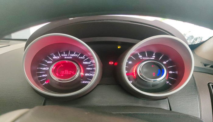 2014 Mahindra XUV500 W6, Diesel, Manual, 1,93,604 km, interior