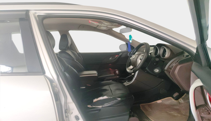 2014 Mahindra XUV500 W6, Diesel, Manual, 1,93,604 km, interior