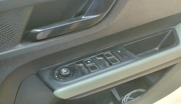 2021 Tata PUNCH ADVENTURE MT, Petrol, Manual, 50,570 km, interior