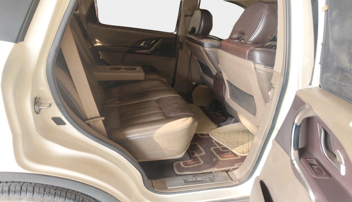 2012 Mahindra XUV500 W8, Diesel, Manual, 1,09,740 km, interior