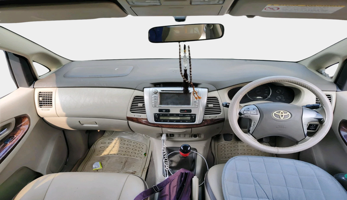 2012 Toyota Innova VX 2.5 7 STR, Diesel, Manual, 2,18,419 km, interior