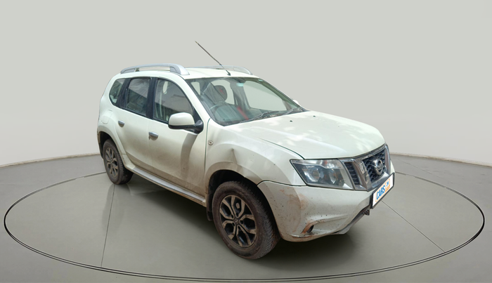 2014 Nissan Terrano XV D THP PREMIUM 110 PS, Diesel, Manual, 1,21,955 km, exterior