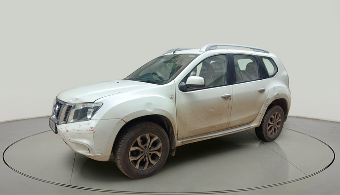 2014 Nissan Terrano XV D THP PREMIUM 110 PS, Diesel, Manual, 1,21,955 km, exterior