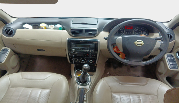 2014 Nissan Terrano XV D THP PREMIUM 110 PS, Diesel, Manual, 1,21,955 km, interior