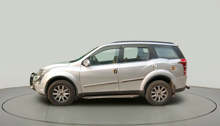 2015 Mahindra XUV500 W10, Diesel, Manual, 1,33,269 km, exterior