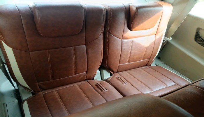 2015 Mahindra XUV500 W10, Diesel, Manual, 1,33,269 km, interior