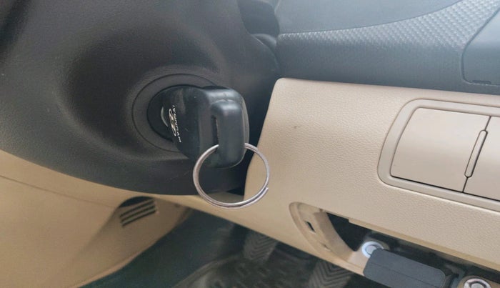 2014 Hyundai Verna FLUIDIC 1.6 CRDI SX, Diesel, Manual, 98,539 km, interior