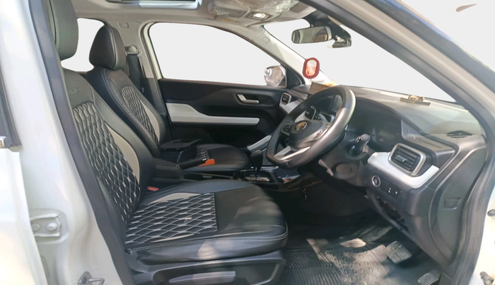 2025 Tata PUNCH Creative Plus (S) AMT, Petrol, Automatic, 11,202 km, interior