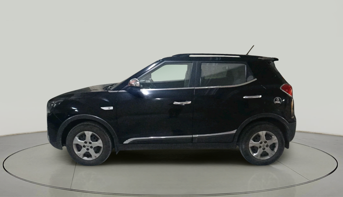 2020 Mahindra XUV300 W6 1.2 PETROL, Petrol, Manual, 39,393 km, exterior