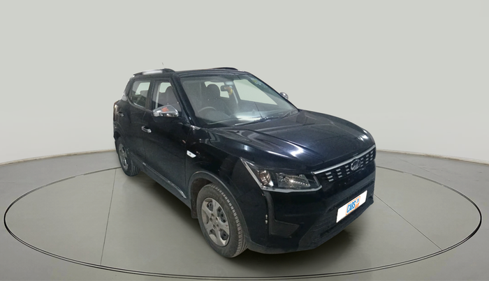 2020 Mahindra XUV300 W6 1.2 PETROL, Petrol, Manual, 39,393 km, exterior
