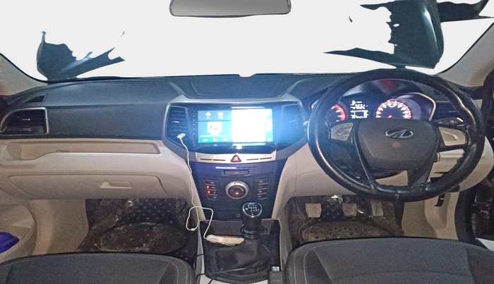 2020 Mahindra XUV300 W6 1.2 PETROL, Petrol, Manual, 39,393 km, interior