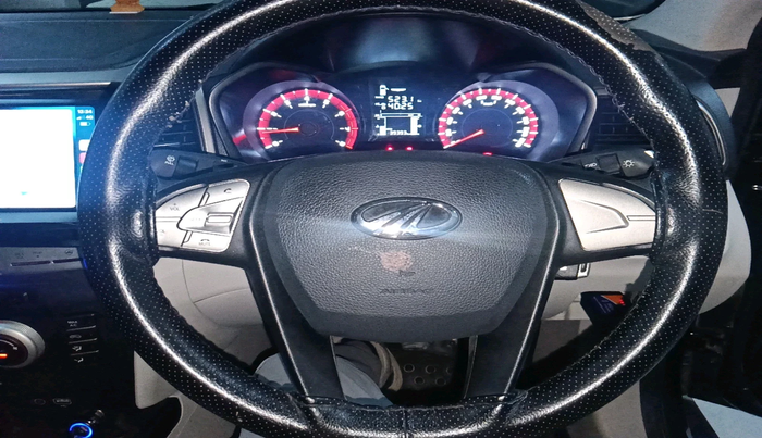 2020 Mahindra XUV300 W6 1.2 PETROL, Petrol, Manual, 39,393 km, interior