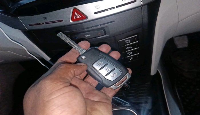 2020 Mahindra XUV300 W6 1.2 PETROL, Petrol, Manual, 39,393 km, interior