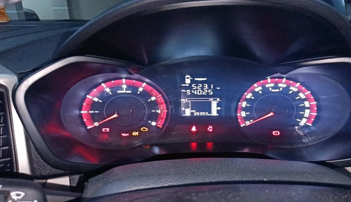 2020 Mahindra XUV300 W6 1.2 PETROL, Petrol, Manual, 39,393 km, interior