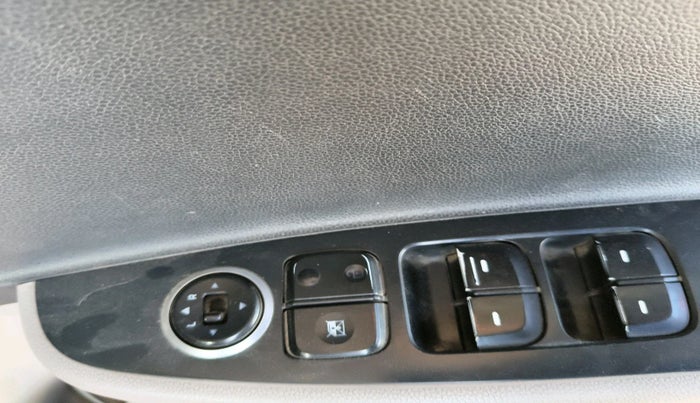 2014 Hyundai Grand i10 MAGNA 1.1 CRDI, Diesel, Manual, 1,82,080 km, interior