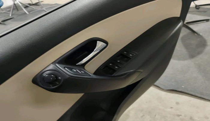 2017 Skoda Rapid STYLE 1.5 TDI AT, Diesel, Automatic, 1,61,166 km, interior