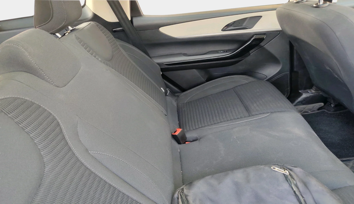 2022 Mahindra XUV700 AX 5 P AT 5 STR, Petrol, Automatic, 25,547 km, interior