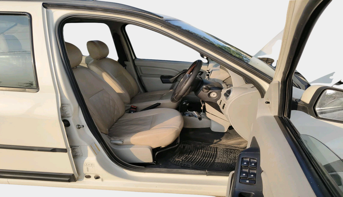 2019 Mahindra E VERITO D2, Electric, Automatic, 86,554 km, interior