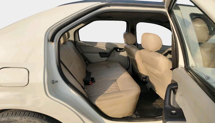 2019 Mahindra E VERITO D2, Electric, Automatic, 86,554 km, interior