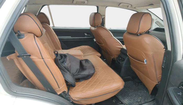 2018 Tata Hexa XE 4X2 7 STR, Diesel, Manual, 1,82,899 km, interior