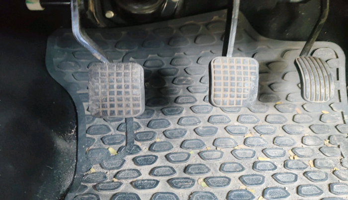 2018 Tata Hexa XE 4X2 7 STR, Diesel, Manual, 1,82,899 km, interior