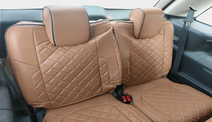 2018 Tata Hexa XE 4X2 7 STR, Diesel, Manual, 1,82,899 km, interior