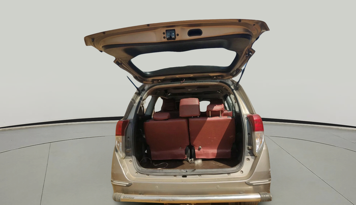 2018 Toyota Innova Crysta 2.4 VX 8 STR, Diesel, Manual, 2,56,645 km, exterior