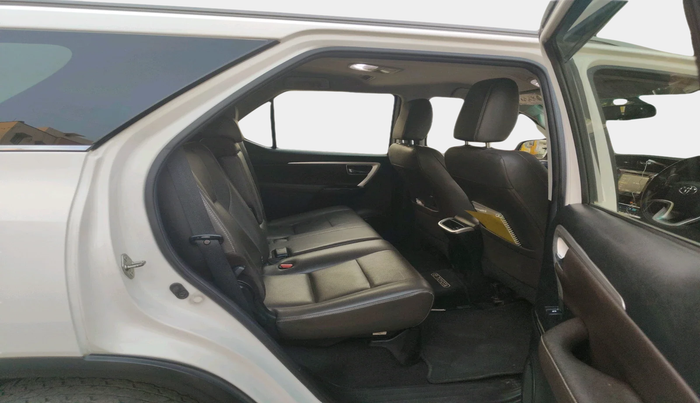 2019 Toyota Fortuner 2.8 4X2 AT, Diesel, Automatic, 1,11,378 km, interior