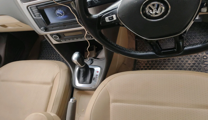 2016 Volkswagen Vento HIGHLINE PETROL AT, Petrol, Automatic, 44,759 km, interior