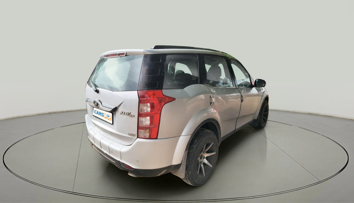 2015 Mahindra XUV500 W10, Diesel, Manual, 1,60,220 km, exterior