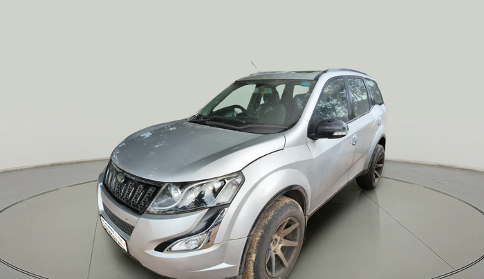 2015 Mahindra XUV500 W10, Diesel, Manual, 1,60,220 km, exterior