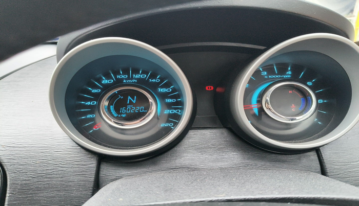 2015 Mahindra XUV500 W10, Diesel, Manual, 1,60,220 km, interior