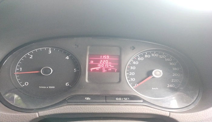 2013 Volkswagen Vento HIGHLINE DIESEL 1.6, Diesel, Manual, 1,60,154 km, interior
