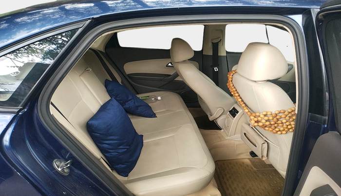 2013 Volkswagen Vento HIGHLINE DIESEL 1.6, Diesel, Manual, 1,60,154 km, interior