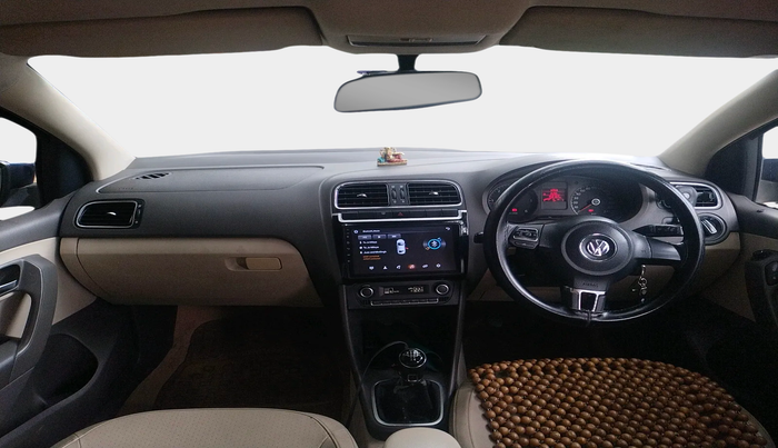 2013 Volkswagen Vento HIGHLINE DIESEL 1.6, Diesel, Manual, 1,60,154 km, interior