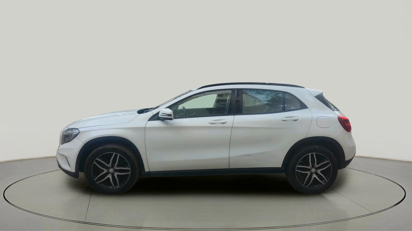 2015 Mercedes Benz GLA Class 200 CDI SPORT, Diesel, Automatic, 1,30,555 km, exterior