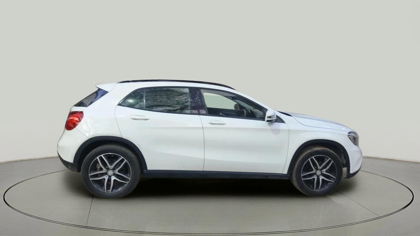 2015 Mercedes Benz GLA Class 200 CDI SPORT, Diesel, Automatic, 1,30,555 km, exterior
