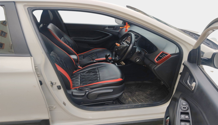 2018 Hyundai i20 Active 1.2 S, Petrol, Manual, 1,11,377 km, interior
