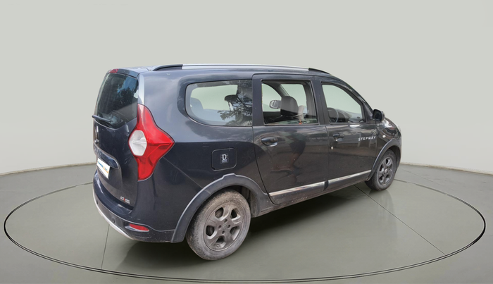 2015 Renault Lodgy 110 PS RXZ STEPWAY 7 STR, Diesel, Manual, 1,00,736 km, exterior