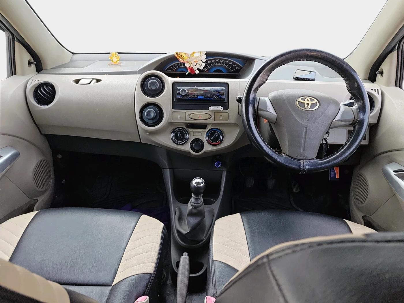 2015 Toyota Etios GD, Diesel, Manual, 2,96,657 km, interior