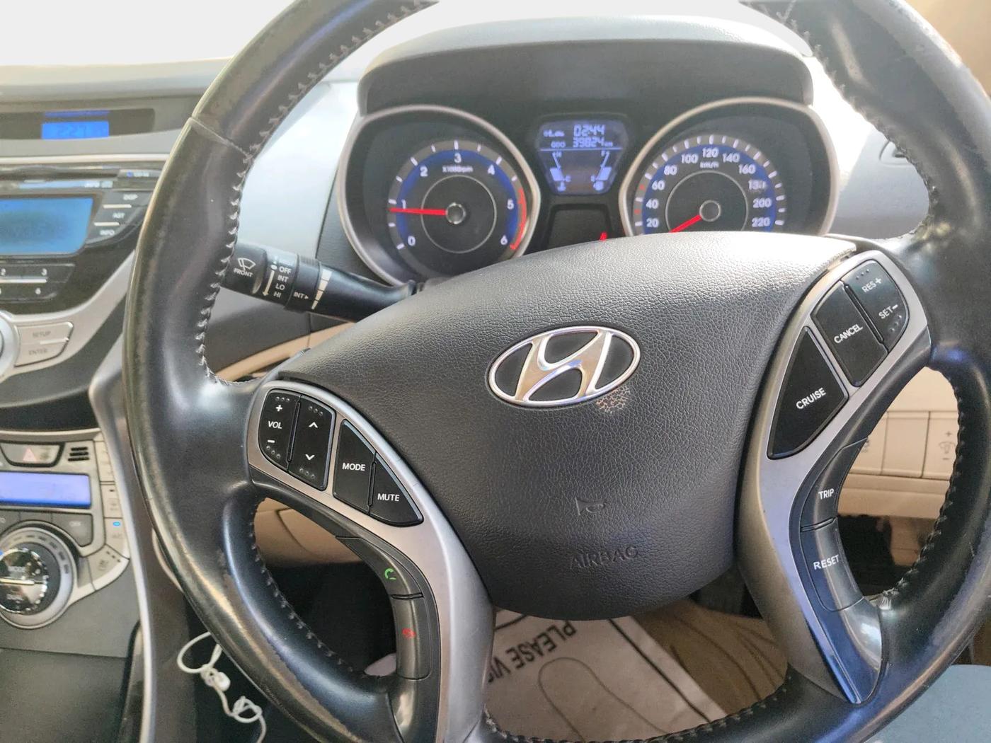 2013 Hyundai New Elantra 1.6 SX MT DIESEL, Diesel, Manual, 39,824 km, interior